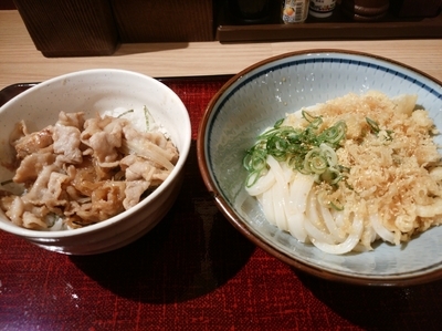 「Ｃセット（小醤油うどん冷+生姜焼き丼）」@うどんのおがわ屋の写真