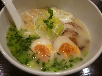 「鶏白湯＋味玉」@二代目くさび 鶏の章の写真