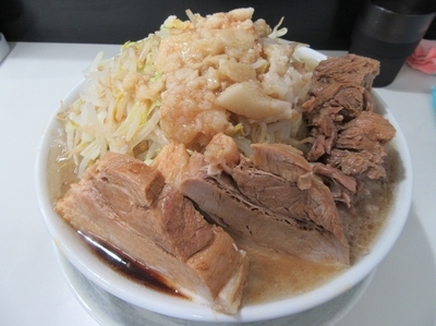 「ラーメン＋豚２枚（７３０＋８０＝８１０円）」@ラーメン 富次郎 堀町店の写真