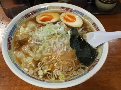「ワンタン麺＋味玉（￥710＋￥100）」@宝華らぁめんの写真