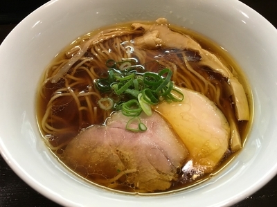 「醤油らぁ麺  750円」@らぁ麺 すぎ本の写真