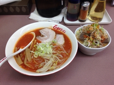 「辛々ラーメン」@くるまやラーメン おゆみ店の写真