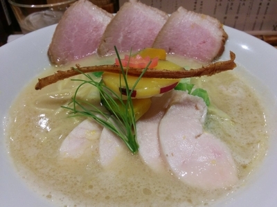 「鶏白湯SOBA＋豚チャー」@銀座 篝の写真