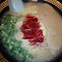 天然とんこつラーメン(790円)