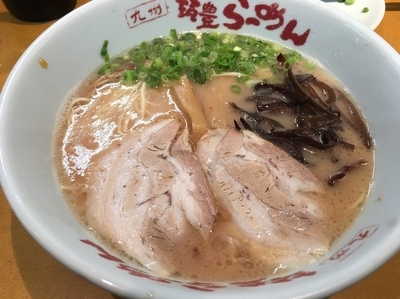 「ラーメン＋替玉＋ホッピー＋おつまみ他」@筑豊ラーメン 山小屋 清澄白河店の写真