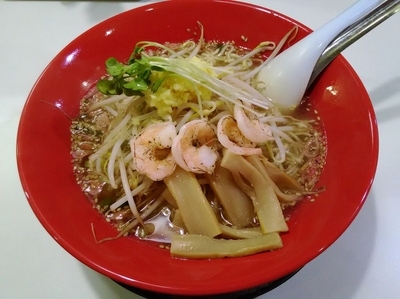 「季節限定 海老ダシ香る塩生姜らーめん」@らーめん工房 赤まる 那覇店の写真