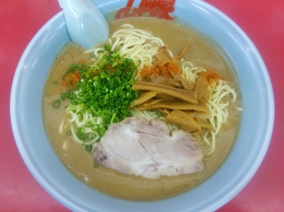 「極豚（硬め）＋大盛」@ラーメン山岡家 伊勢崎宮子店の写真