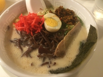 「ラーメン+煮卵」@博多天神 新宿御苑店の写真