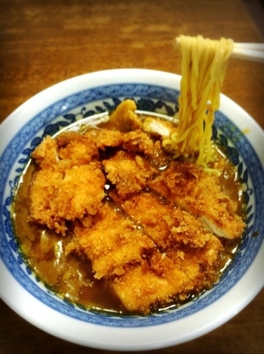 「チキンカツカレーラーメン¥600」@ほづみとんかつ店の写真