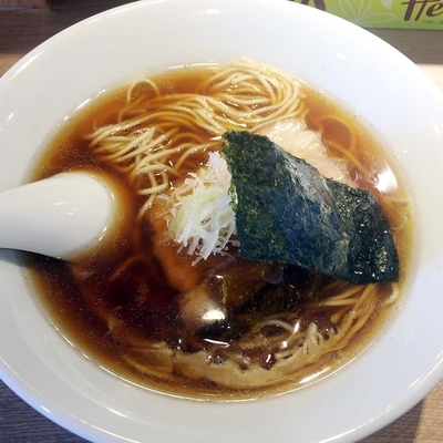 「しょうゆらーめん　700円」@中華蕎麦 あお木の写真