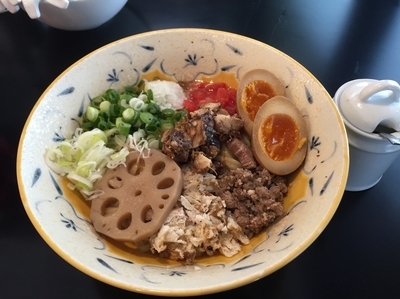 「味噌油そば 950円」@みそ味専門マタドールの写真