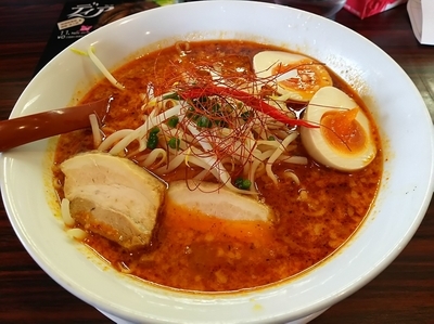 「【限定】大人のシビ辛スパイス味噌らあめん ※３辛＋味玉：㋚券」@煮干しらあめん 燕黒の写真