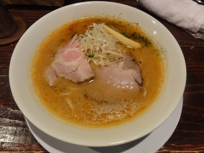 「四醤らーめん」@麺や ぶたコング 天満九龍店の写真