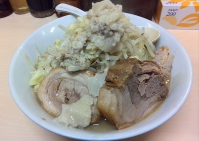 「ラーメン（野菜少なめ・にんにく・あぶら）」@自家製ラーメン 大者の写真