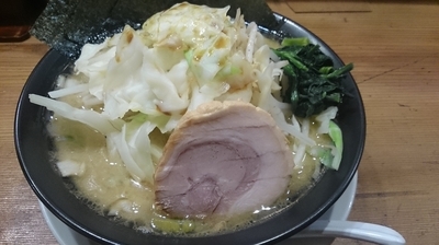 「醤油キャベもや」@横浜家系ラーメン 太田家 関内店の写真