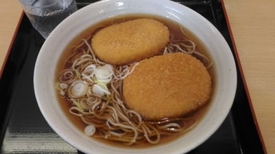 「コロッケそば (320円、タイムサービス)」@梅もと 溝の口店の写真