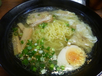 「ワンタン入り塩ラーメン」@とりっこ 文店の写真