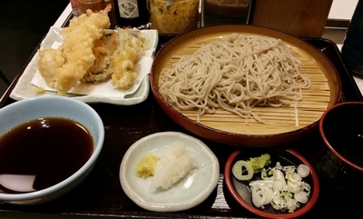 「えび・野菜（国産）天そば　780円」@天丼 てんや 阿佐ヶ谷店の写真