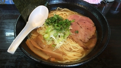 「鶏濃麺 醤油 中盛り 和え玉 ¥730、¥50、¥150」@濃麺 海月の写真