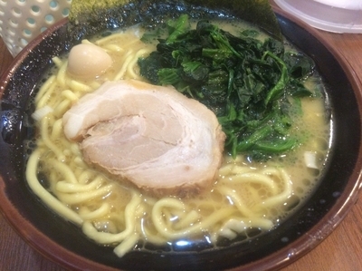 「ラーメン＋ほうれん草(味少しうすめ)+ライス」@綱島商店の写真