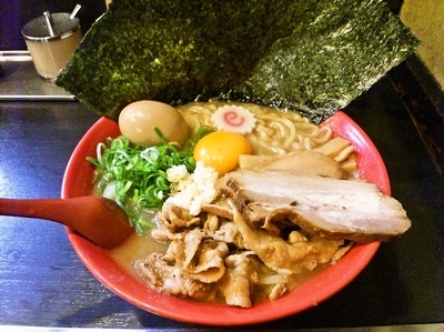 「肉玉そば（大盛り）+全部入り」@肉玉そば おとど 亀有店の写真