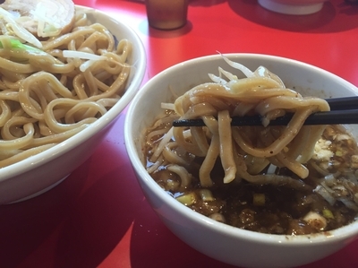 「つけ麺（中盛）＆50円魚粉」@ジャンクガレッジ 吹上店の写真