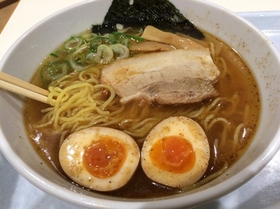 「中華そば醤油（800円）」@中華そば いちや あみプレミアムアウトレット店の写真