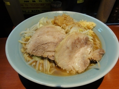「ラーメン中　 750円　ニンニク　野菜少な目」@立川マシマシ 神田駅前店の写真