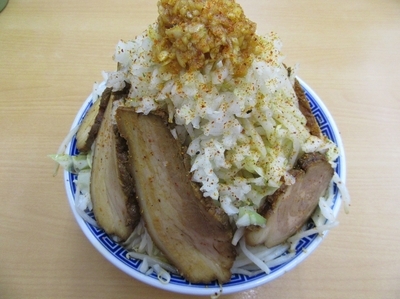 「ふじそば味噌（７３０円）＋麺マシ＋野菜２倍＋バカ豚他」@勝神角ふじの写真