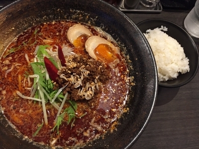 「烈火担々麺」@四川麺条香氣の写真