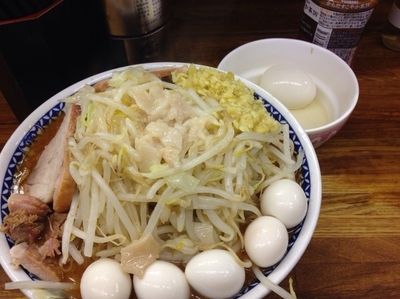 「小ラーメン＋色々【980円】」@ラーメン二郎 新小金井街道店の写真