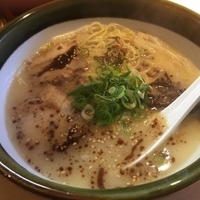 鷄白湯黒ラーメン