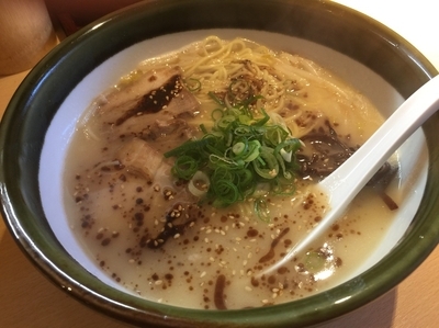 「鷄白湯黒ラーメン」@らーめん大宝軒の写真