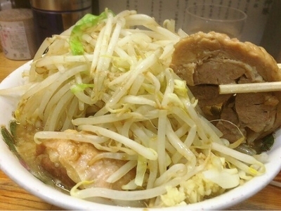 「小ラーメン(750円)」@ラーメン神豚 横須賀中央店の写真