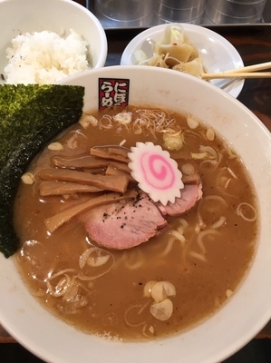 「Aセット(煮干しラーメン+ごはん+水餃子)950円」@煮干しらーめん 玉五郎 東京新宿店の写真