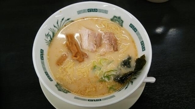「とんこつラーメン」@日高屋 蒲田東口店の写真