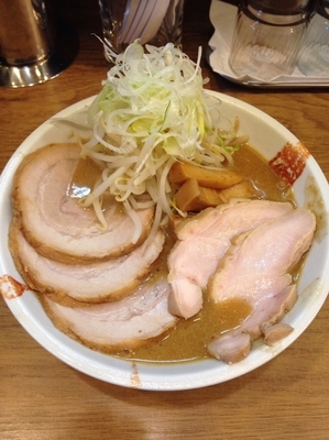 「みそ＋チャー2枚 200円＋鶏チャー 無料 (百円引きC)」@麺処 慶の写真