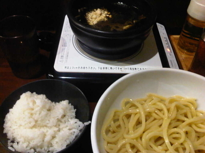 「黒ゴマ担々つけめん(850円)+ライス(無料サービス)」@つけめん あびすけ 元住吉店の写真