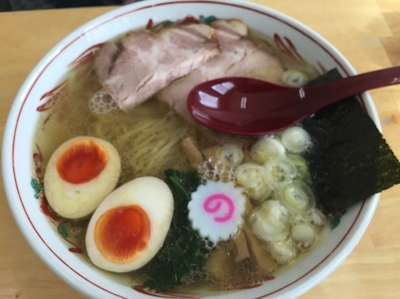 「塩そば味玉入り」@とら食堂 松戸分店の写真