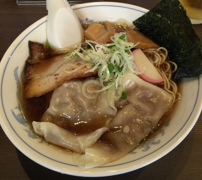 「醤油肉ワンタン麺 900円」@拉麺5510の写真