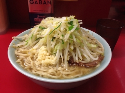 「小ラーメン（麺硬め・ニンニク少なめ）690円」@ラーメン二郎 中山駅前店の写真