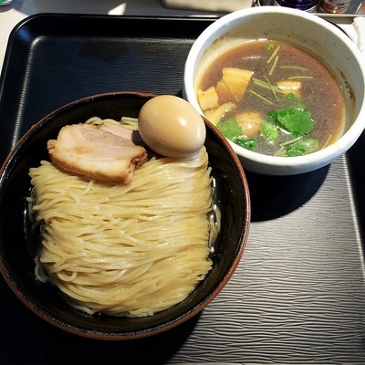 「あっさり淡麗半熟味玉煮干しつけ麺（中盛） ￥950」@煮干し中華そば 一燈の写真
