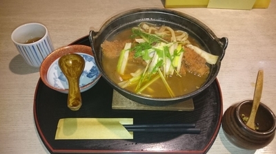 「大町黒豚カツカレー鍋焼きうどん」@こまつうどん店の写真