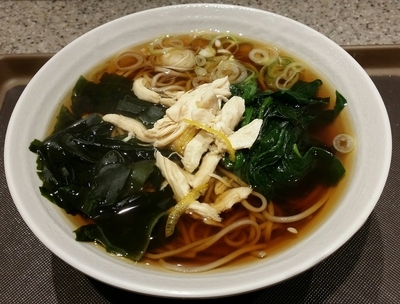 「ゆず鶏ほうれん草そば 400円」@名代 富士そば 高円寺店の写真