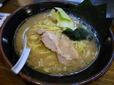 「豚骨塩らあめん　大（１サイズＵＰサービス）」@らあめん 塩八の写真