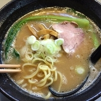 豚骨醤油（680円）