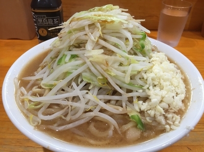 「大ラーメン麺増し500ニンニクダブルカラメ」@ラーメン角次の写真