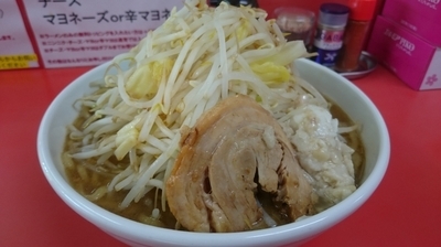 「ラーメン小￥700  ヤサイチョイマシ・アブラ・ネギ」@らー麺 ぶたのジョーの写真