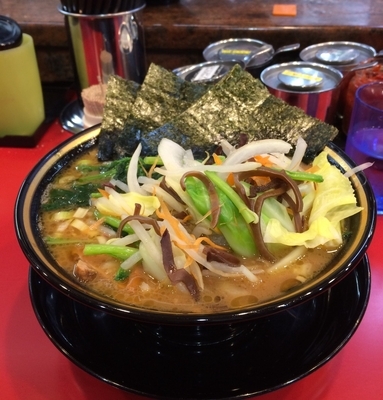 「ラーメン + 野菜畑」@環2家の写真