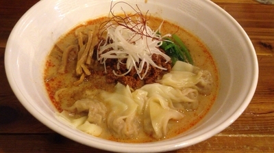 「担々麺　790円　ワンタン（5個）200円」@らーめん穀雨の写真